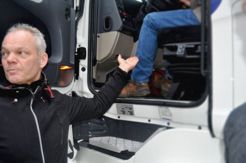 Es wurde auch direkt am LKW gearbeitet.