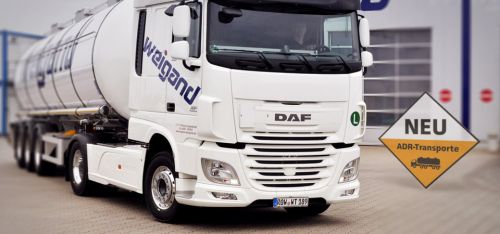 Spezialfahrzeug der Firma Weigand-Transporte für ADR-Transporte