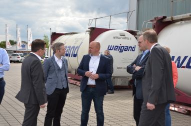 Weigand-Transporte_Politik-Besuch-Foto-Angelika-Klause-5.JPG