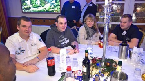 Besucher der Weihnachtsfeier von Weigand-Transporte