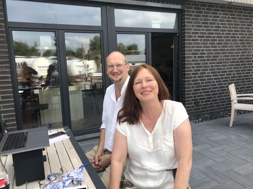 Jan Bergrath und Christina Peters vom FERNFAHRER live bei Weigand-Transporte