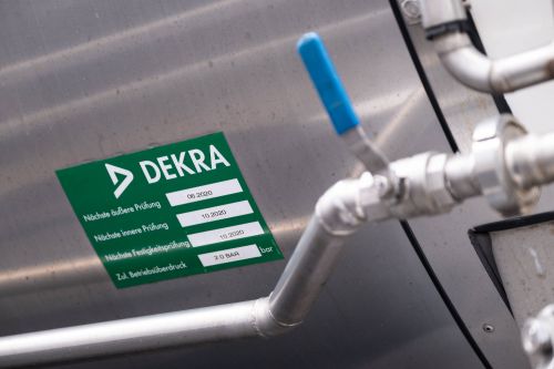 Die Tanker von Weigand-Transporte werden regelmäßig vom TÜV überprüft.