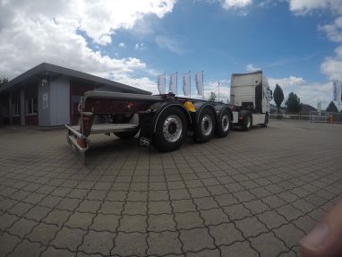 Neue 20’-Tankcontainer-Fahrgestelle mit Pumpe