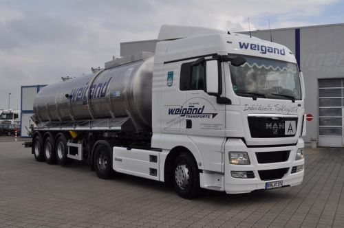 Entsorgungstankwagen der Firma Weigand-Transporte